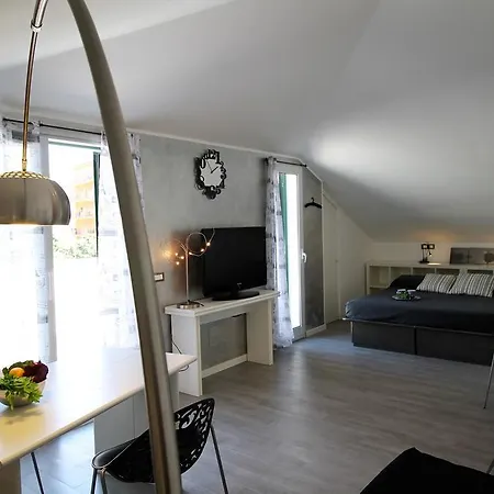 Apartmán Le Mansarde Di Imperia